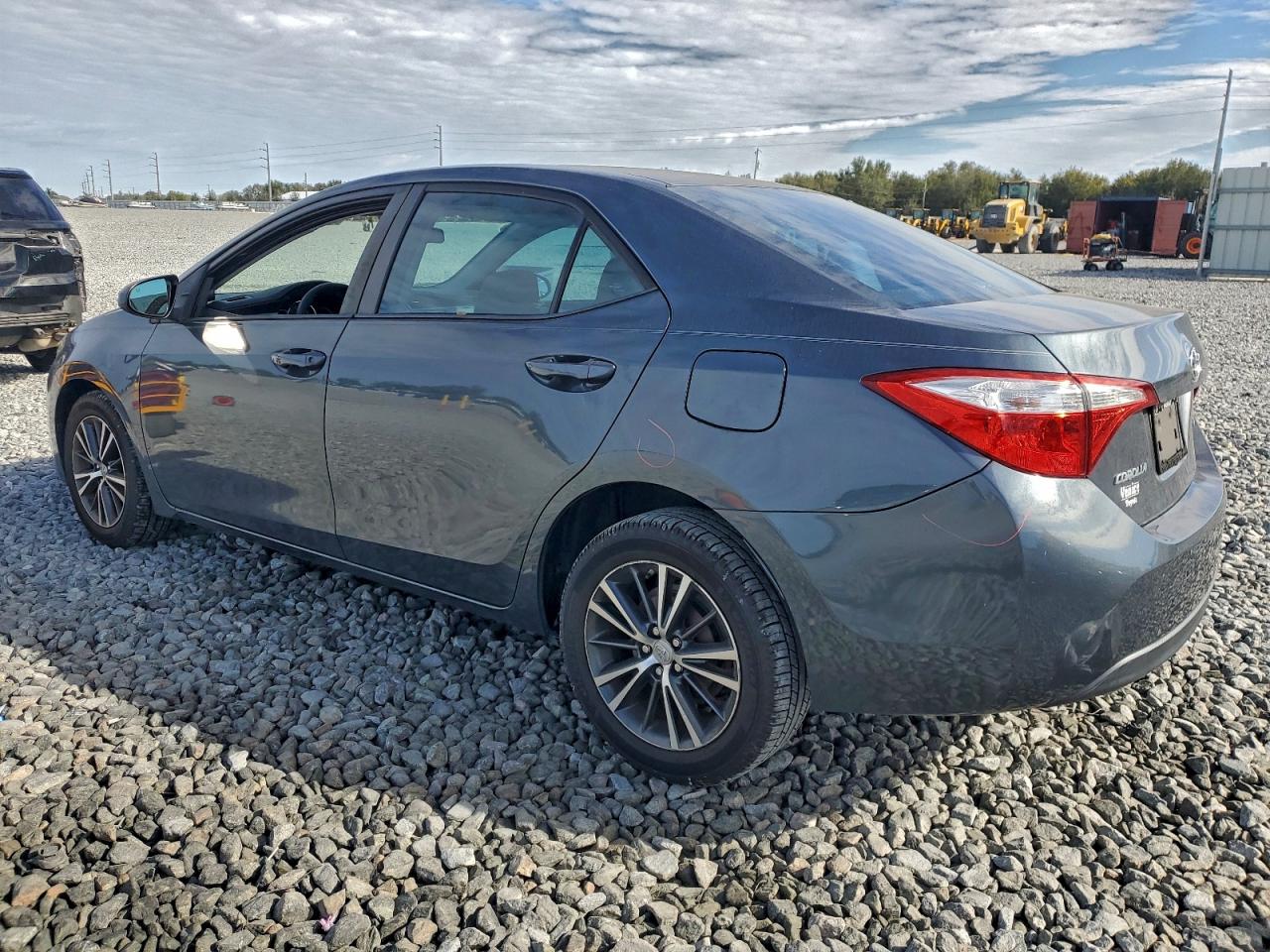 2016 TOYOTA COROLLA L photo 2