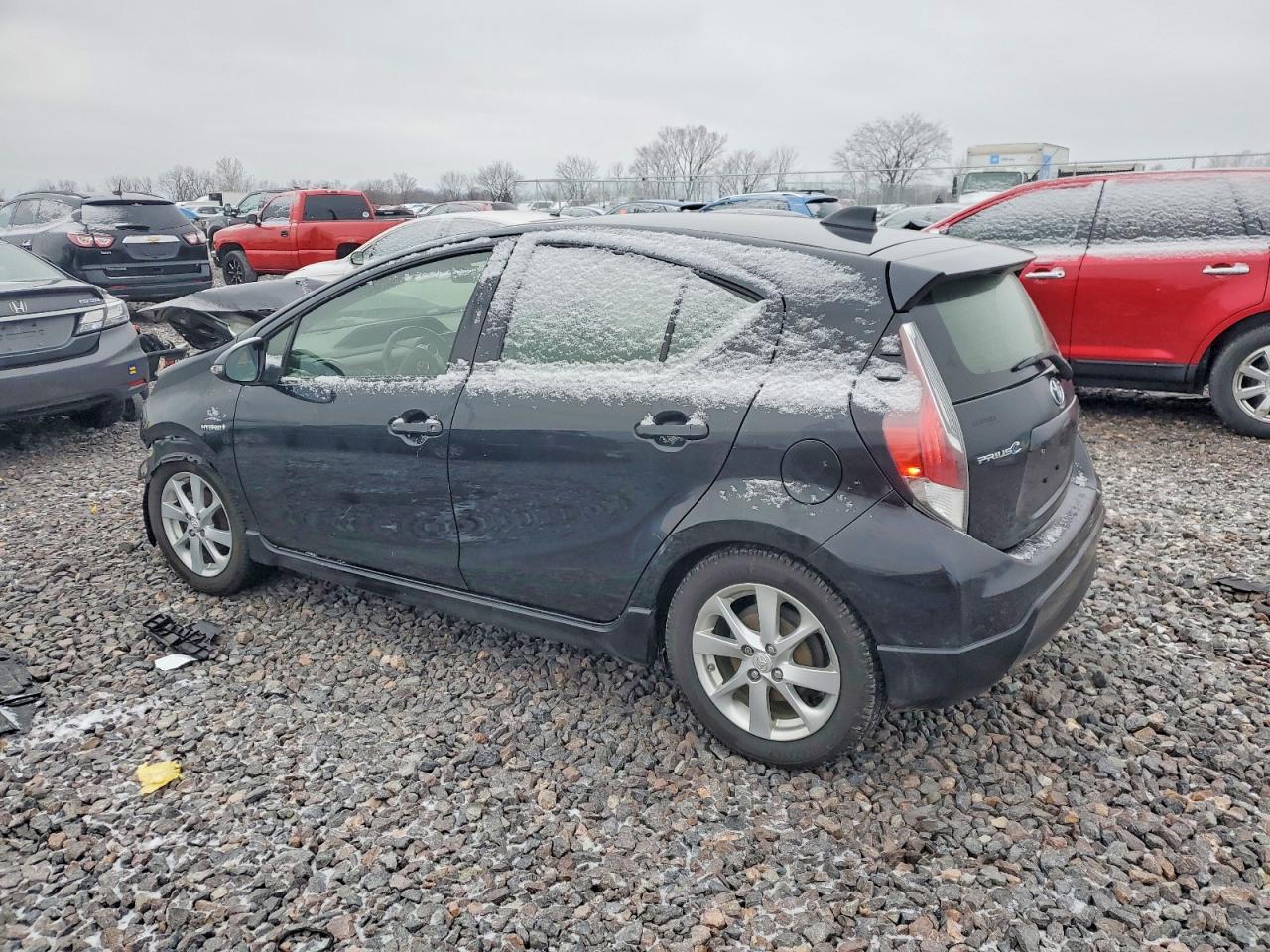 2017 TOYOTA PRIUS C photo 2