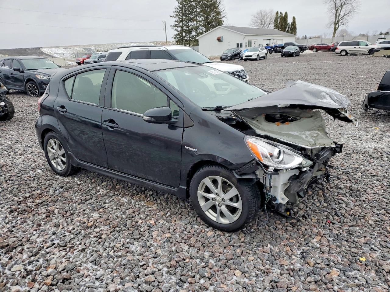 2017 TOYOTA PRIUS C photo 4