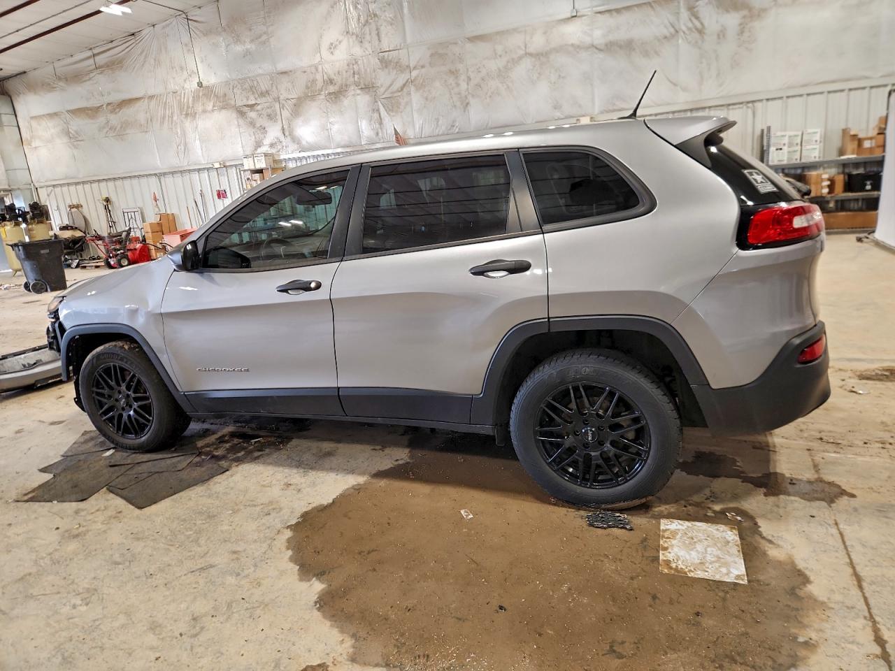 2015 JEEP CHEROKEE SPORT photo 2