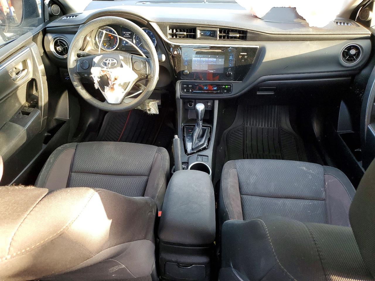 2017 TOYOTA COROLLA L photo 8