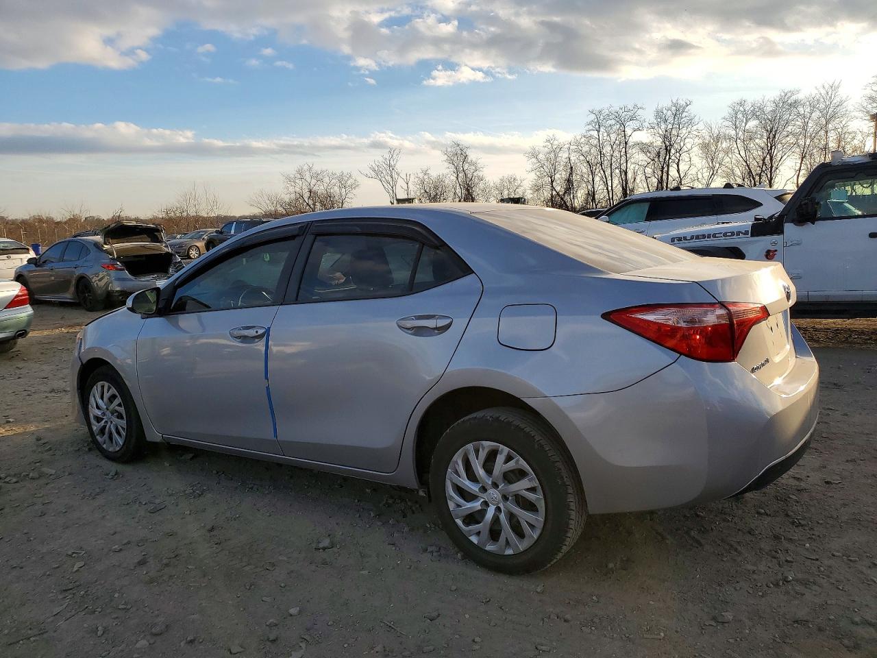 2017 TOYOTA COROLLA L photo 2