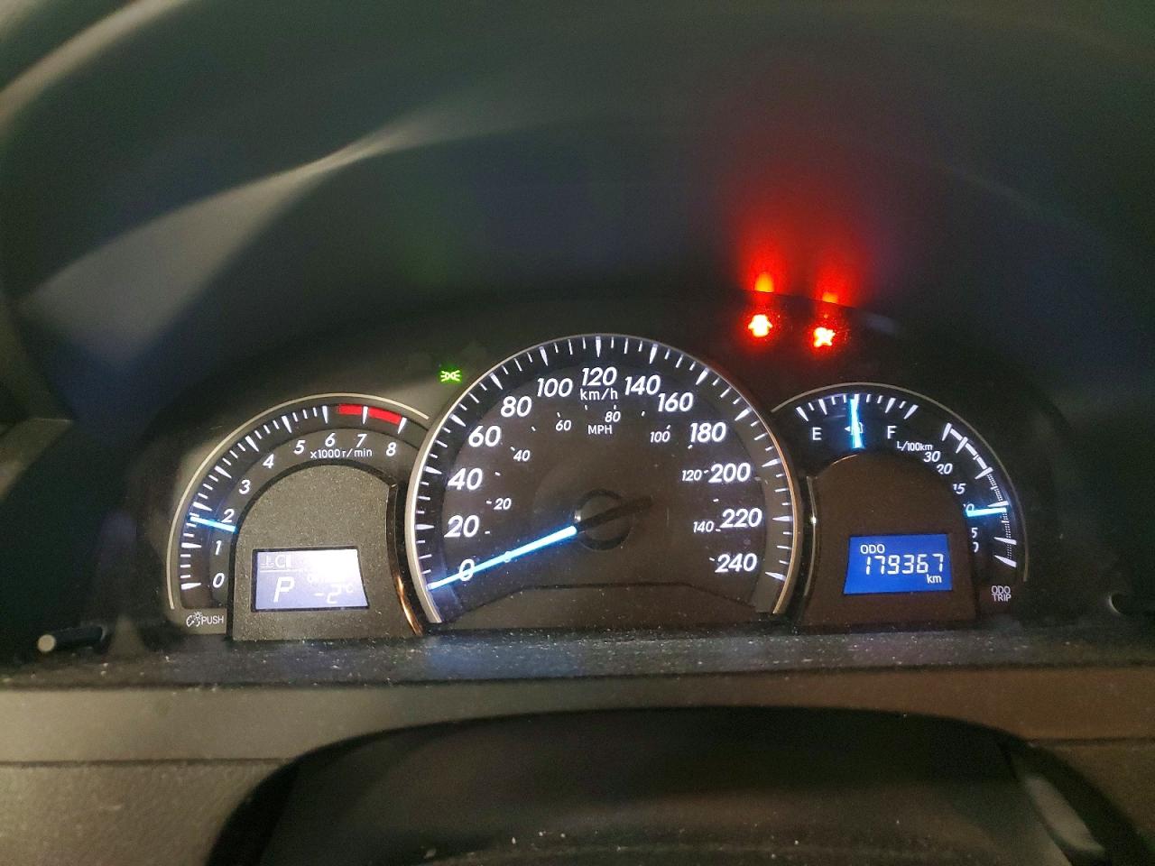 2013 TOYOTA CAMRY L photo 9