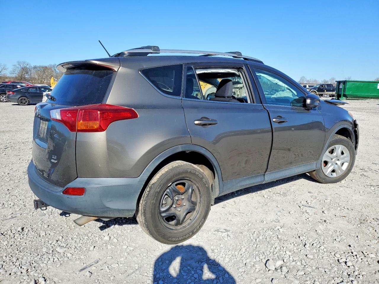 2014 TOYOTA RAV4 LE photo 5