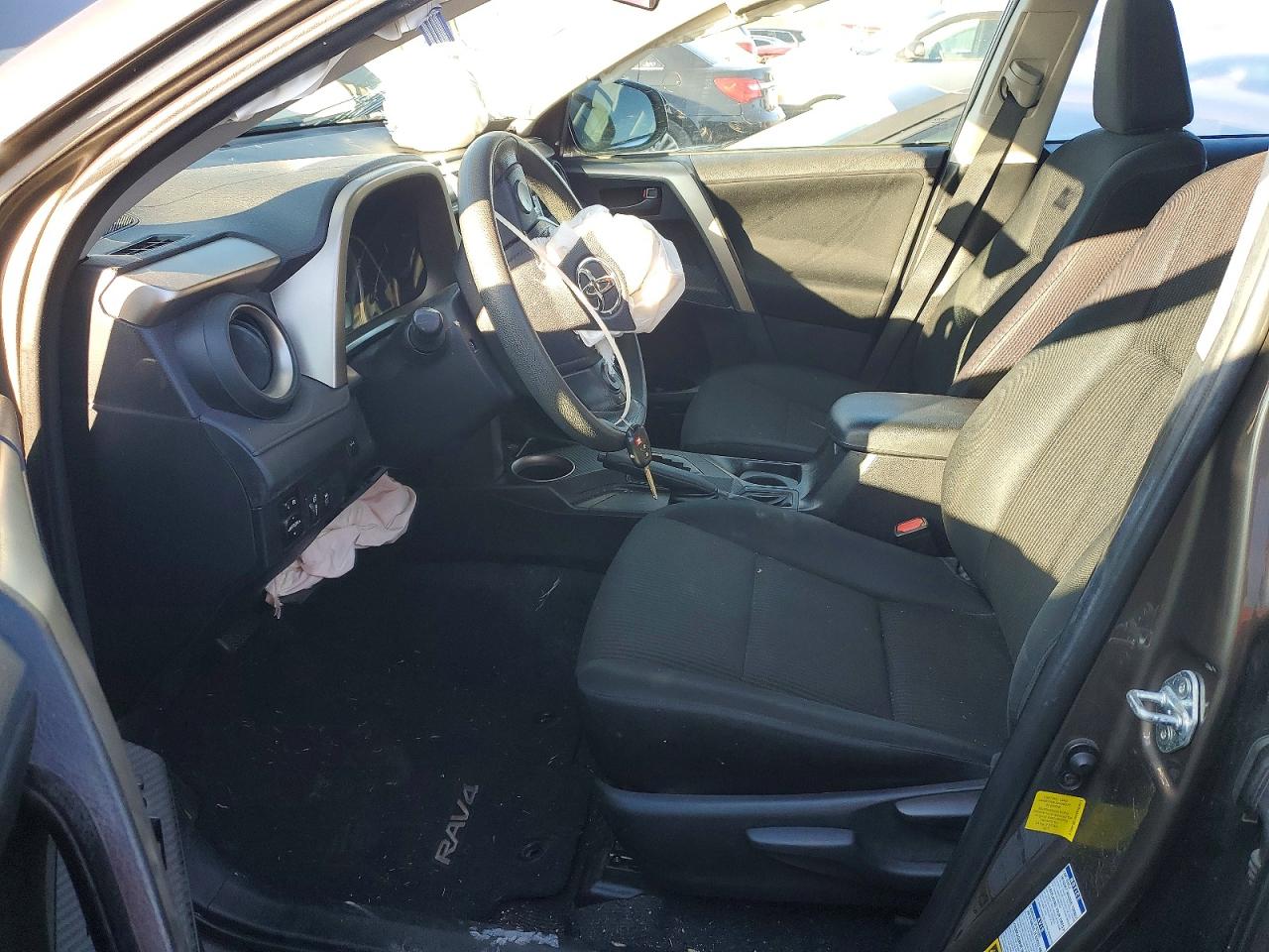2014 TOYOTA RAV4 LE photo 13