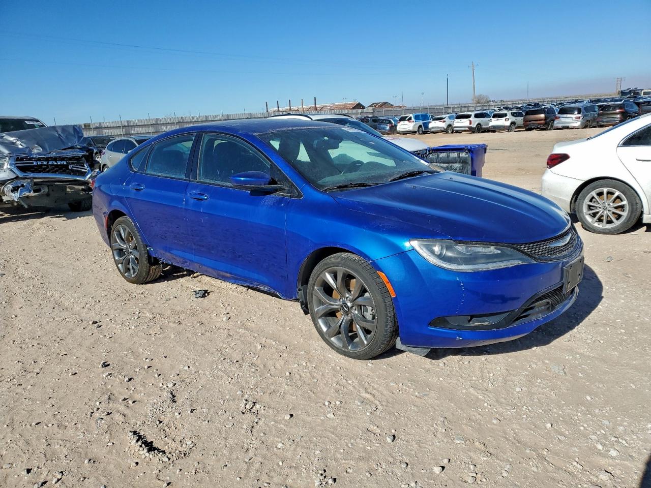 2015 CHRYSLER 200 S photo 4