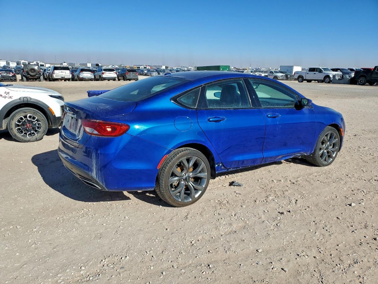 2015 CHRYSLER 200 S photo 3