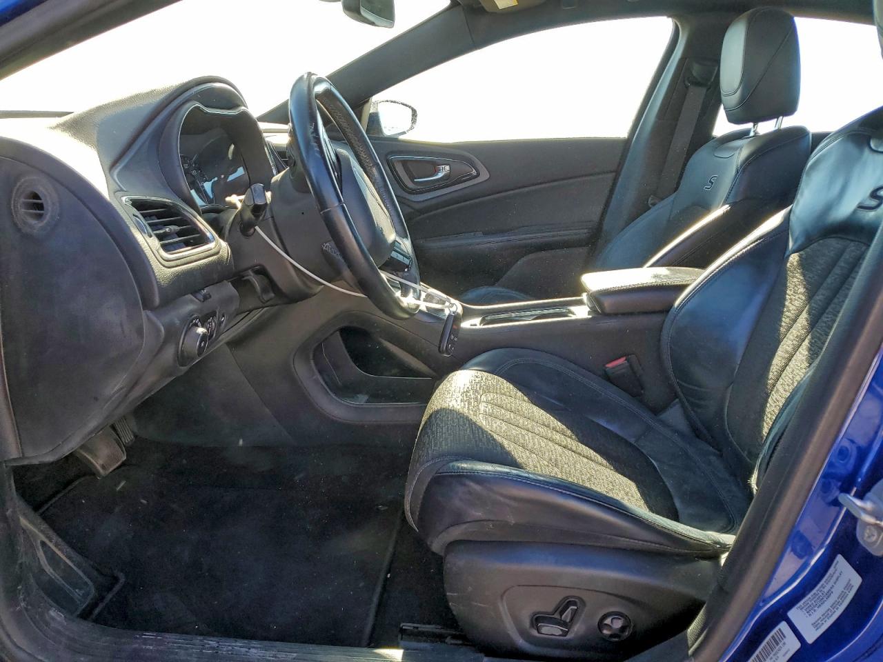 2015 CHRYSLER 200 S photo 7