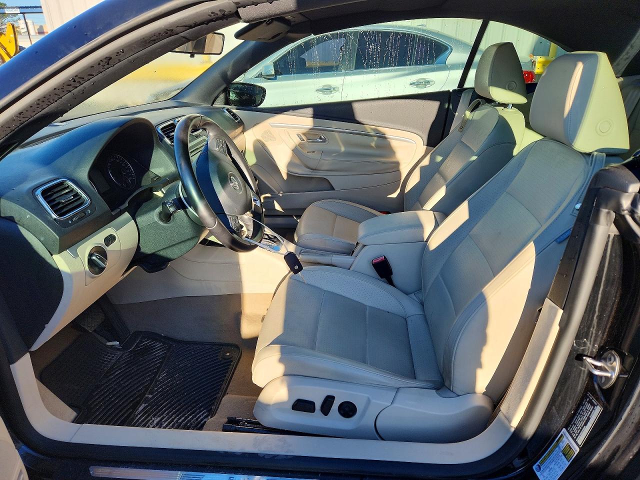 2012 VOLKSWAGEN EOS KOMFORT photo 13