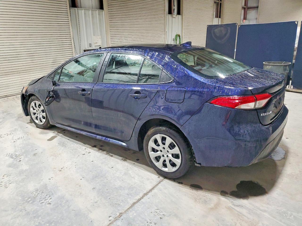 2025 TOYOTA COROLLA LE photo 3
