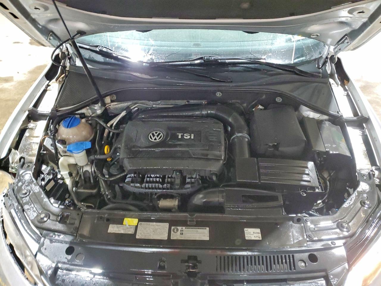 2014 VOLKSWAGEN PASSAT S photo 21