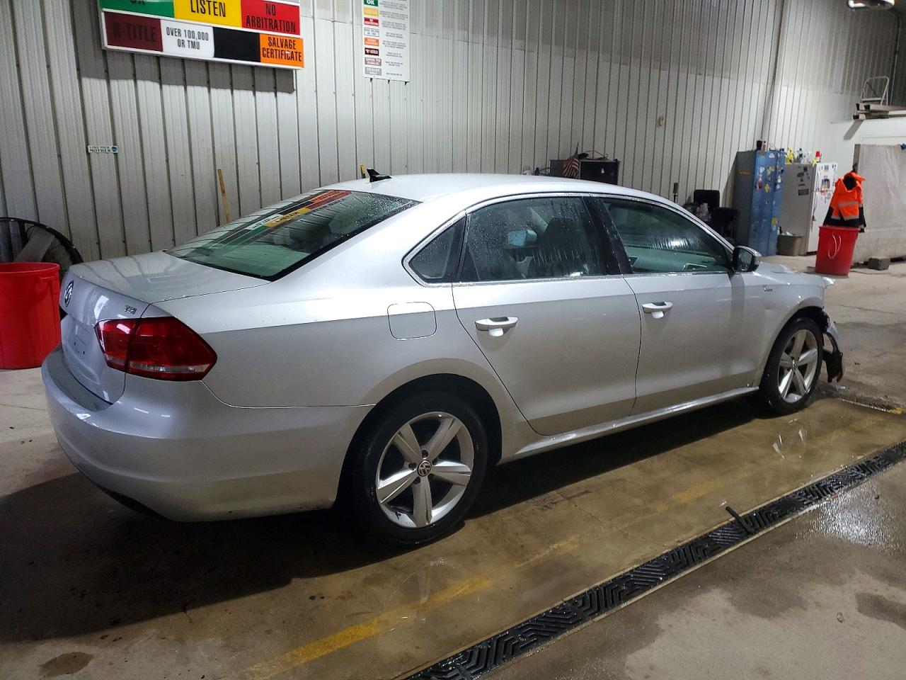 2014 VOLKSWAGEN PASSAT S photo 5