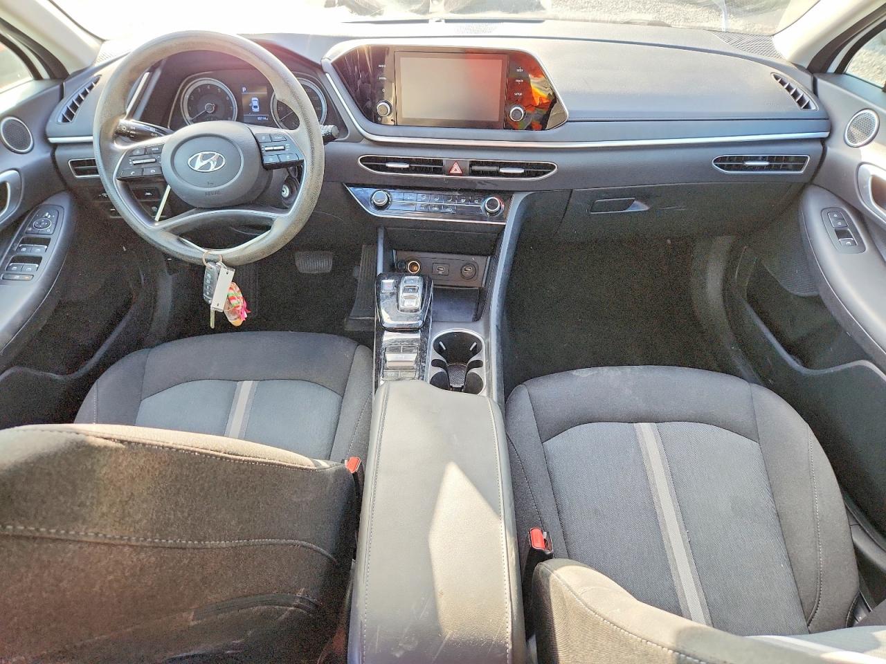 2020 HYUNDAI SONATA SE photo 8