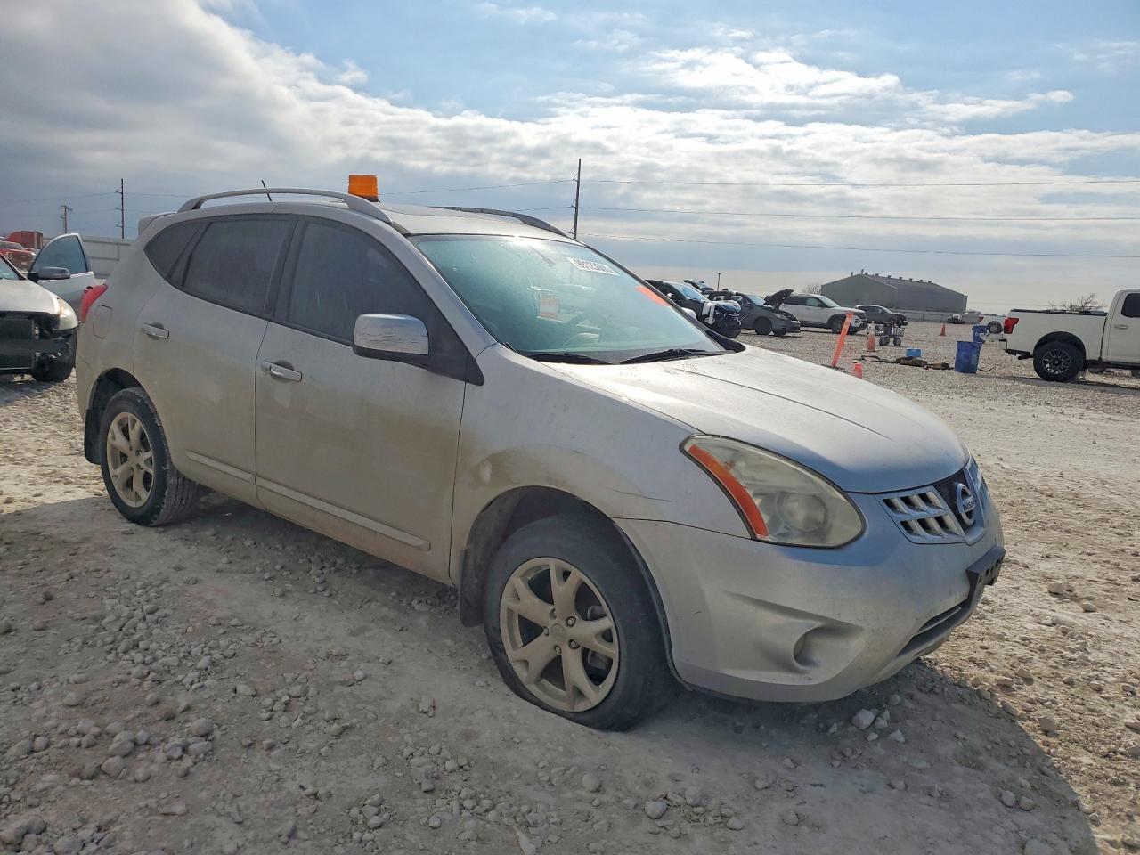 2011 NISSAN ROGUE S photo 4