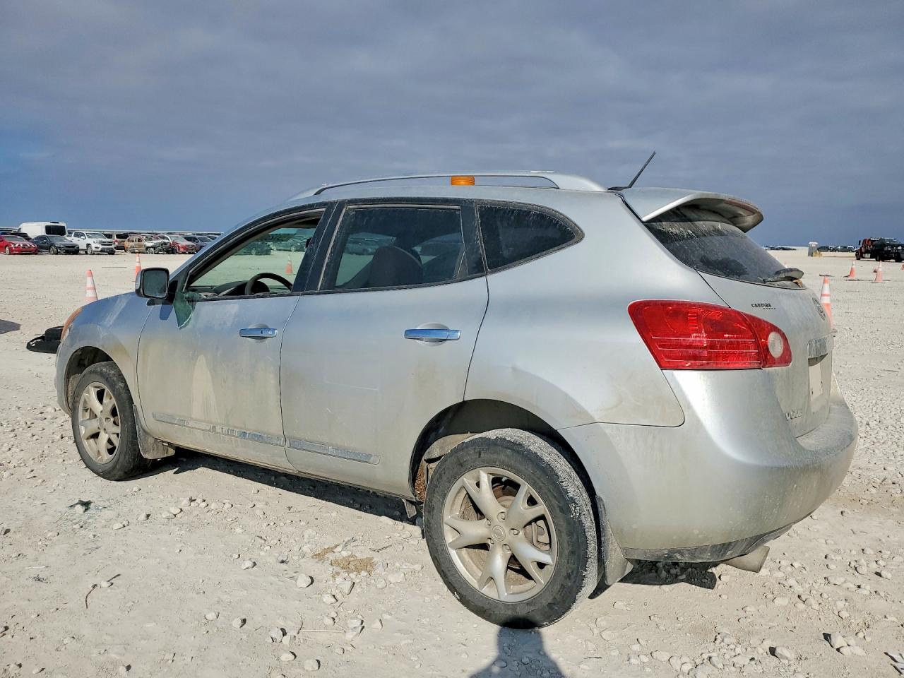2011 NISSAN ROGUE S photo 2