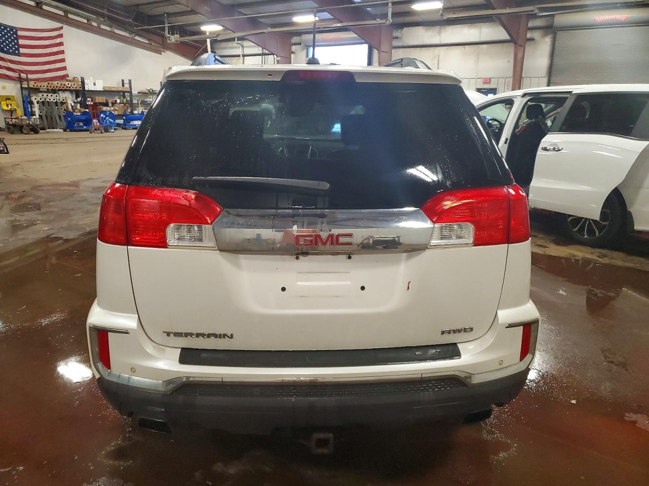2017 GMC TERRAIN SLT photo 11