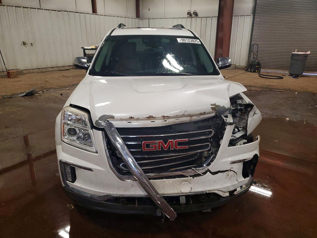 2017 GMC TERRAIN SLT photo 9
