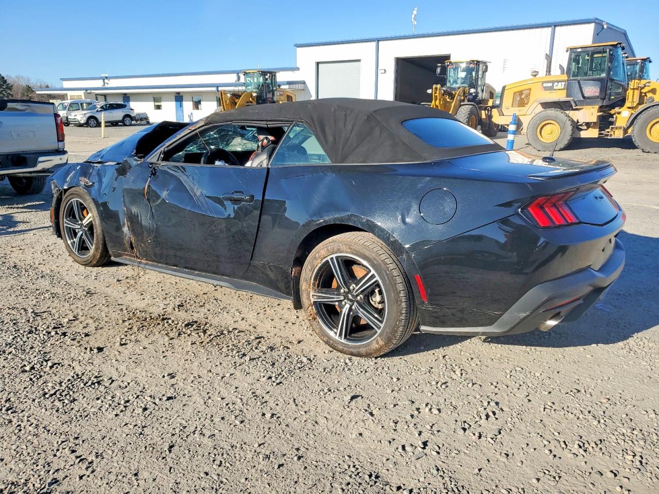 2024 FORD MUSTANG photo 2