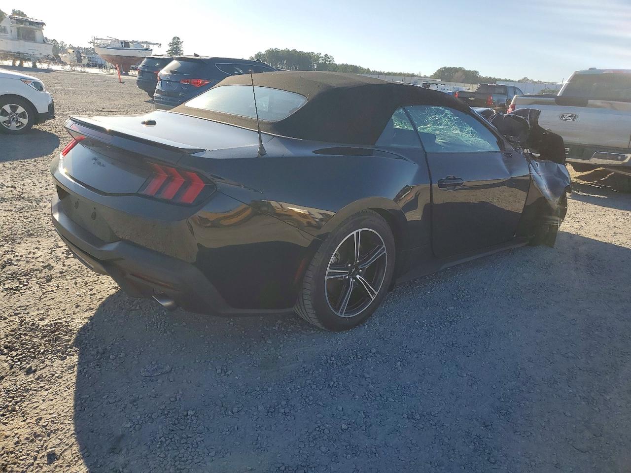 2024 FORD MUSTANG photo 3