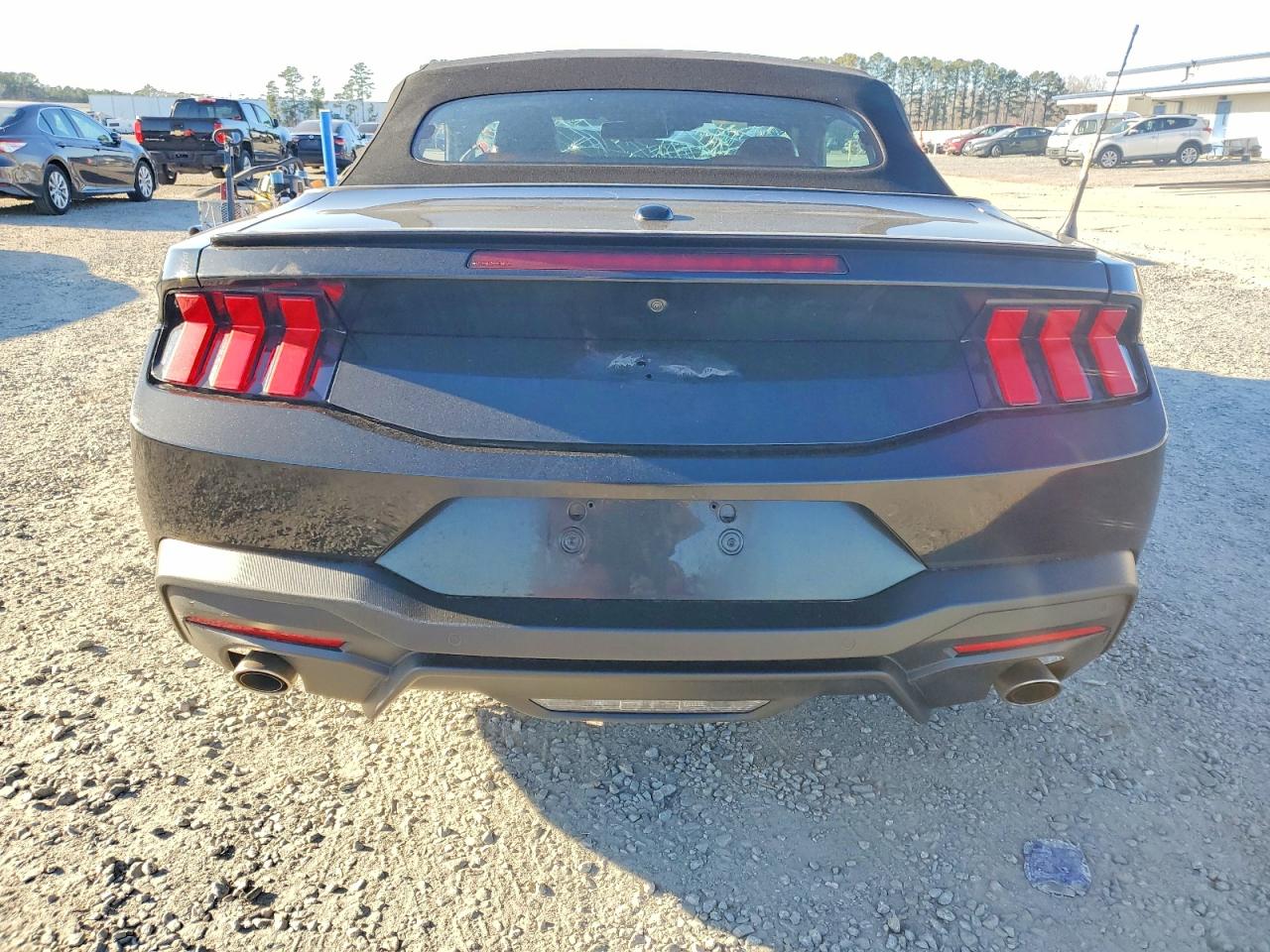2024 FORD MUSTANG photo 6