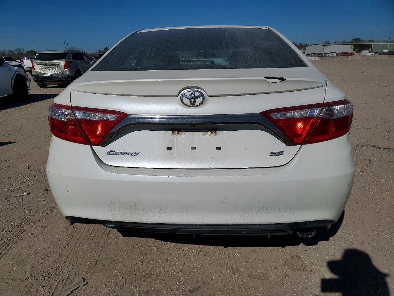 2017 TOYOTA CAMRY photo 6
