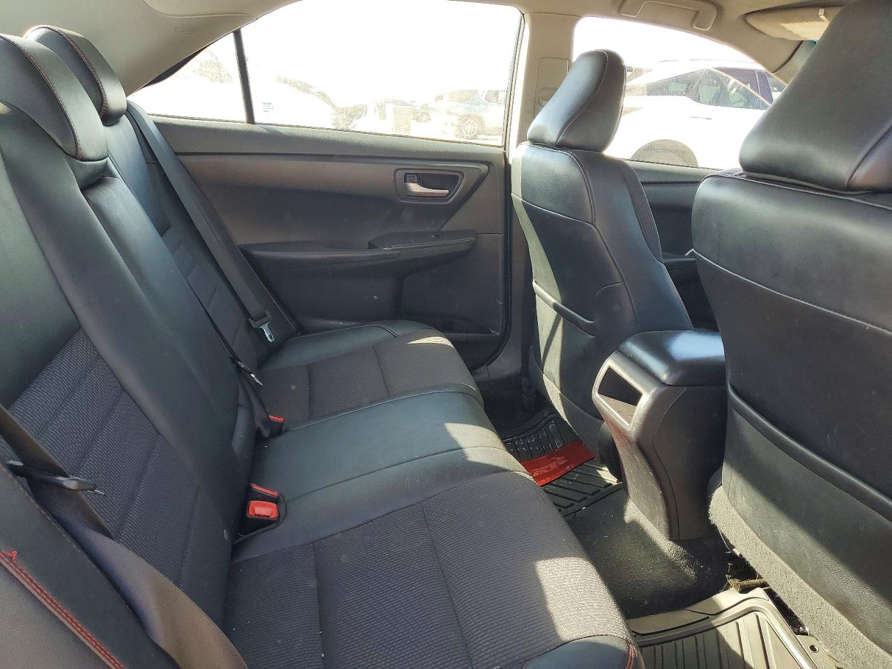 2017 TOYOTA CAMRY photo 10