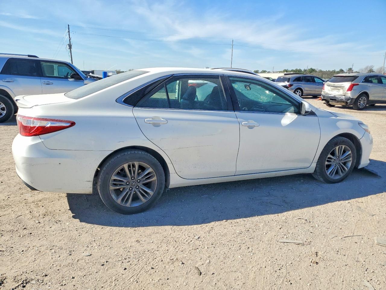 2017 TOYOTA CAMRY photo 3
