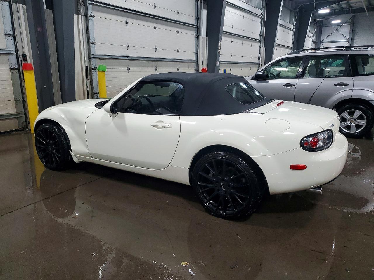 2006 MAZDA MX-5 MIATA photo 2