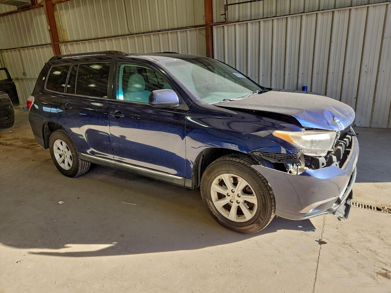 2013 TOYOTA HIGHLANDER BASE photo 4