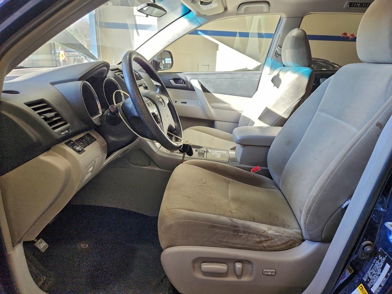 2013 TOYOTA HIGHLANDER BASE photo 7