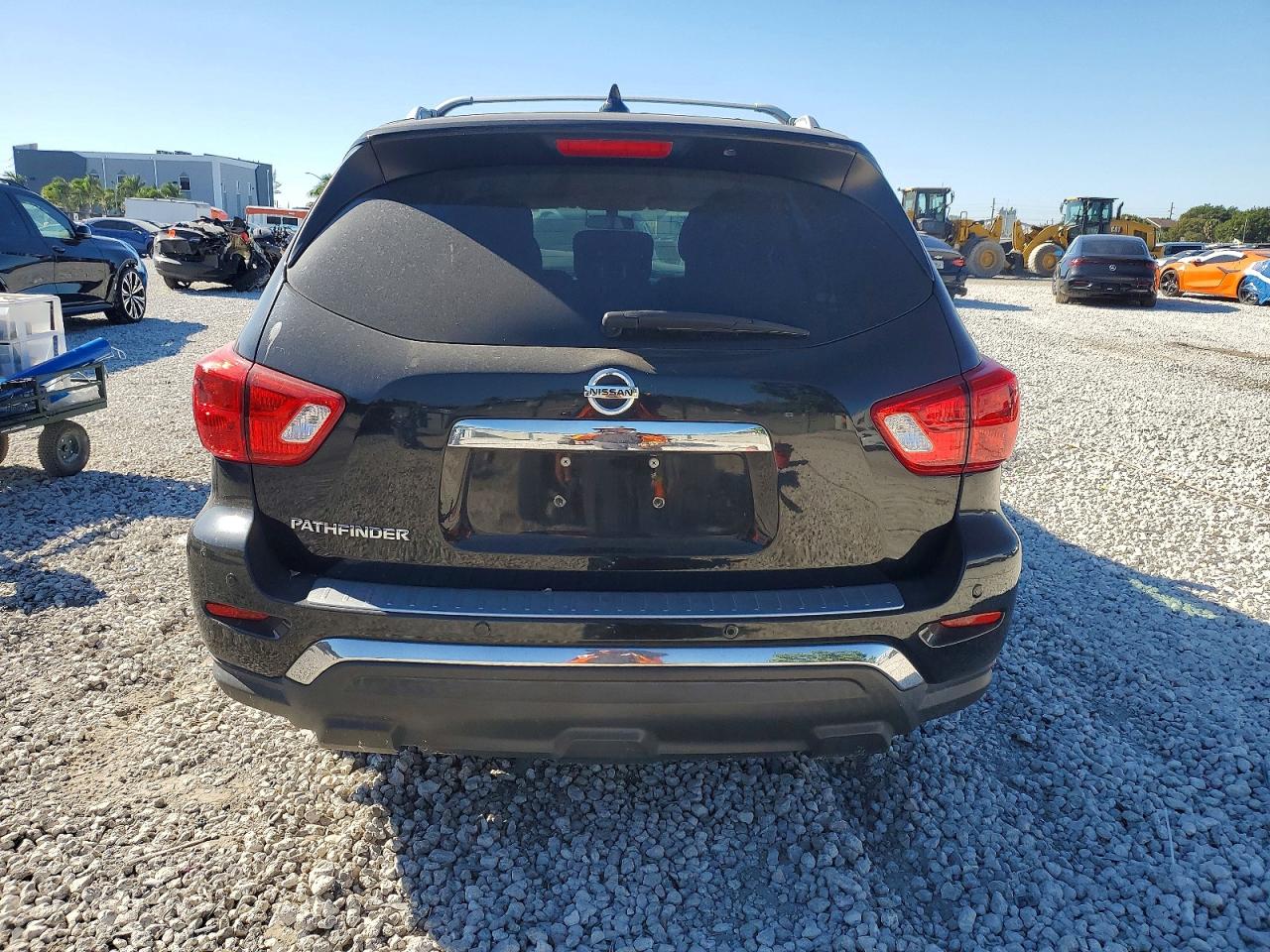 2020 NISSAN PATHFINDER S photo 6