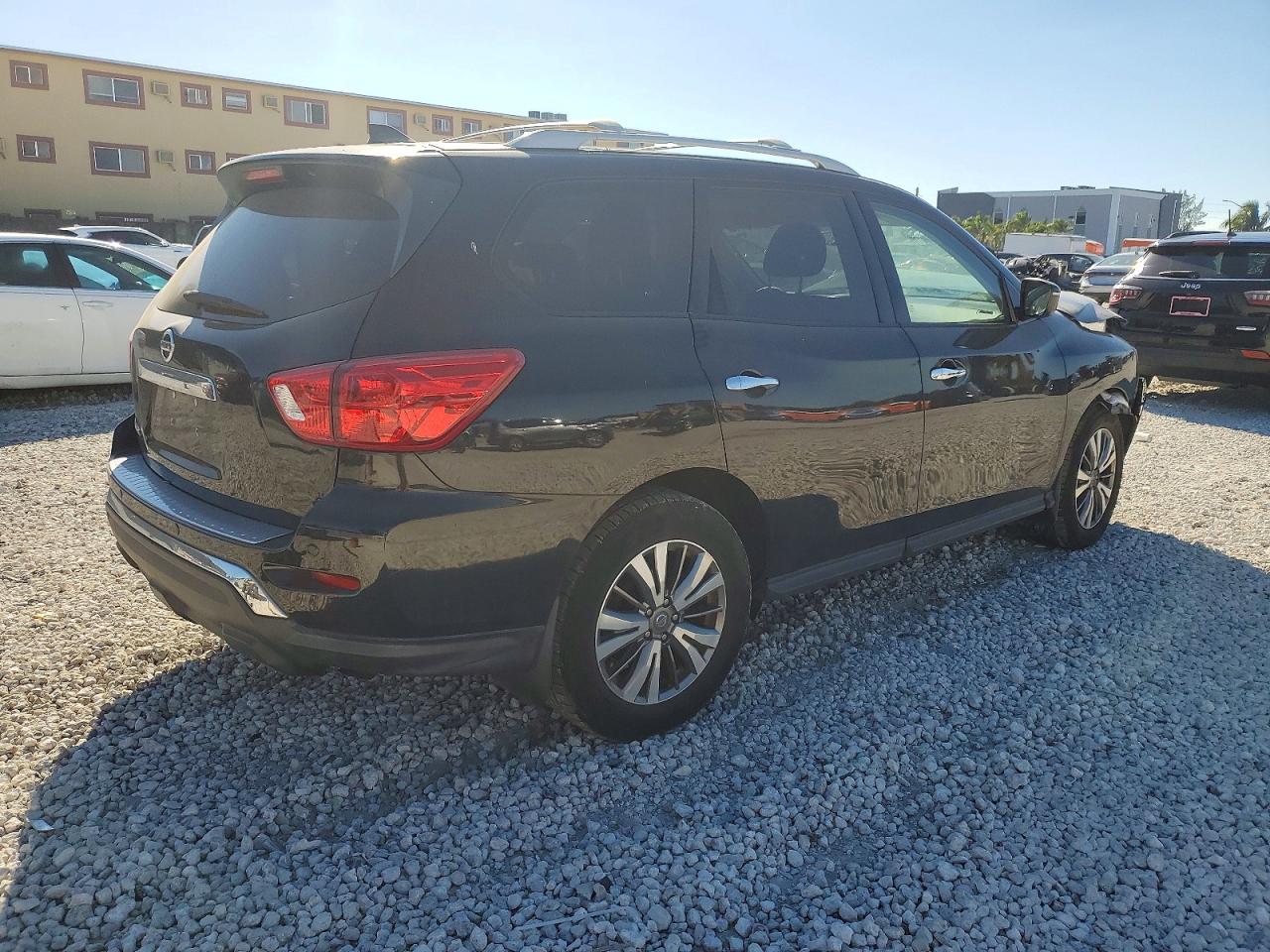 2020 NISSAN PATHFINDER S photo 3