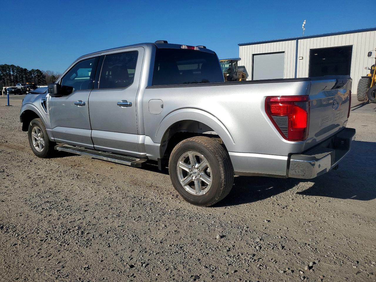 2025 FORD F150 XLT photo 2