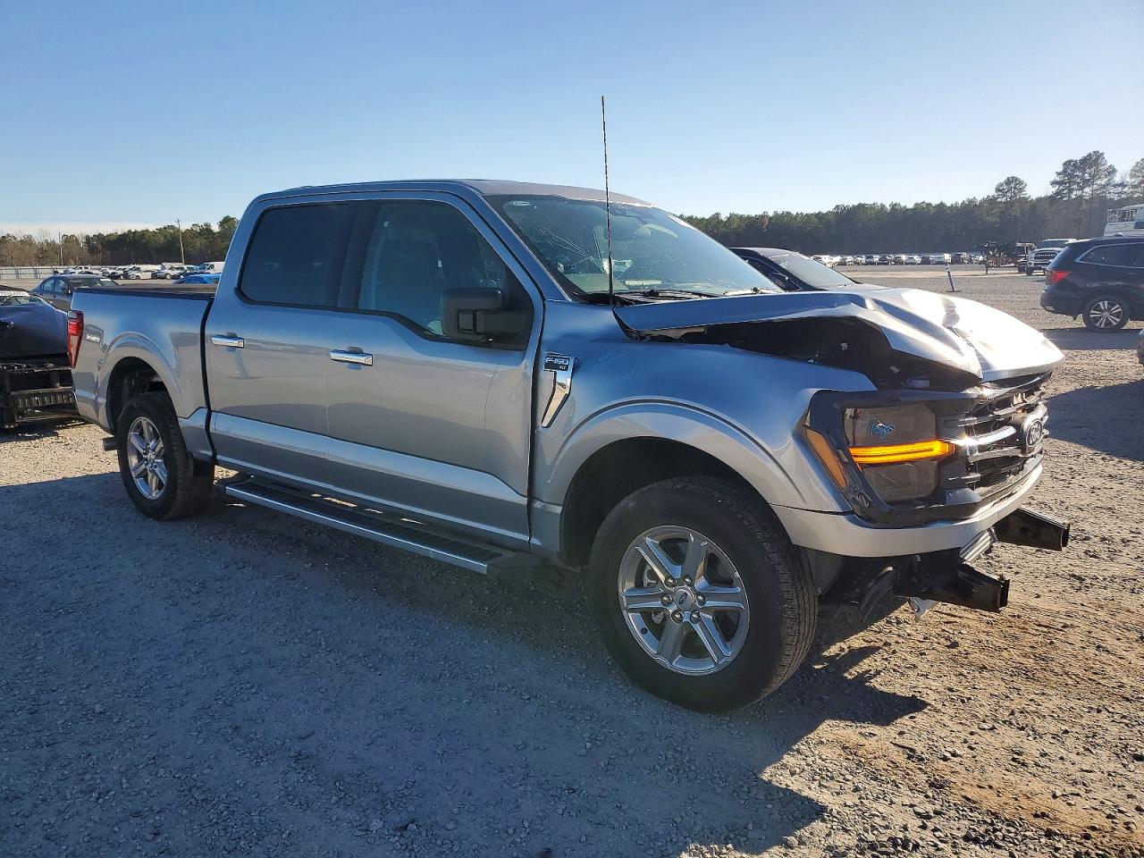 2025 FORD F150 XLT photo 4