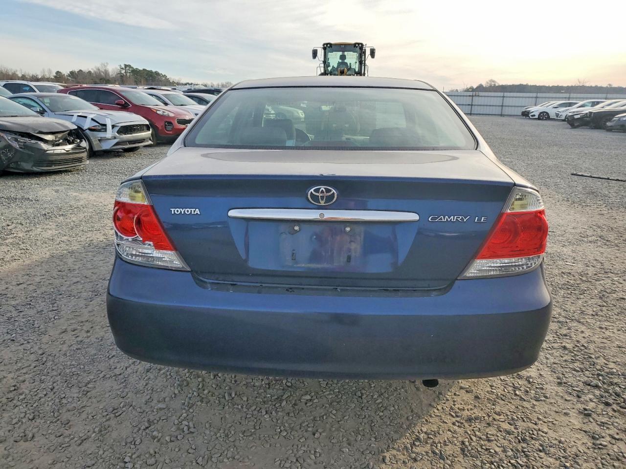 2006 TOYOTA CAMRY LE photo 6