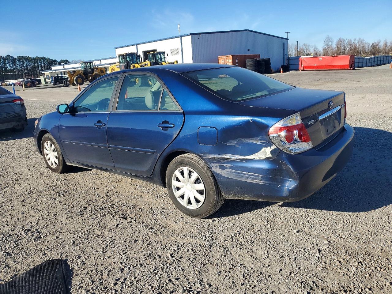 2006 TOYOTA CAMRY LE photo 2