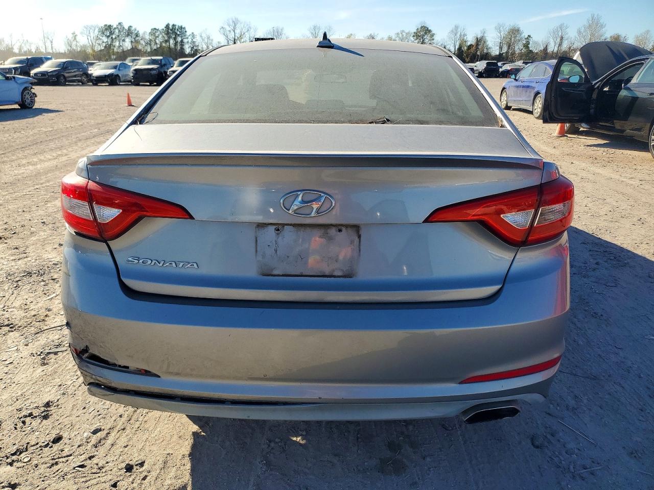 2016 HYUNDAI SONATA SE photo 6