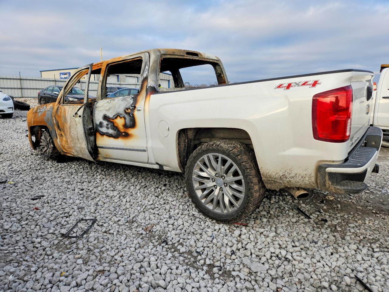 2016 CHEVROLET SILVERADO K1500 HIGH COUNTRY photo 2