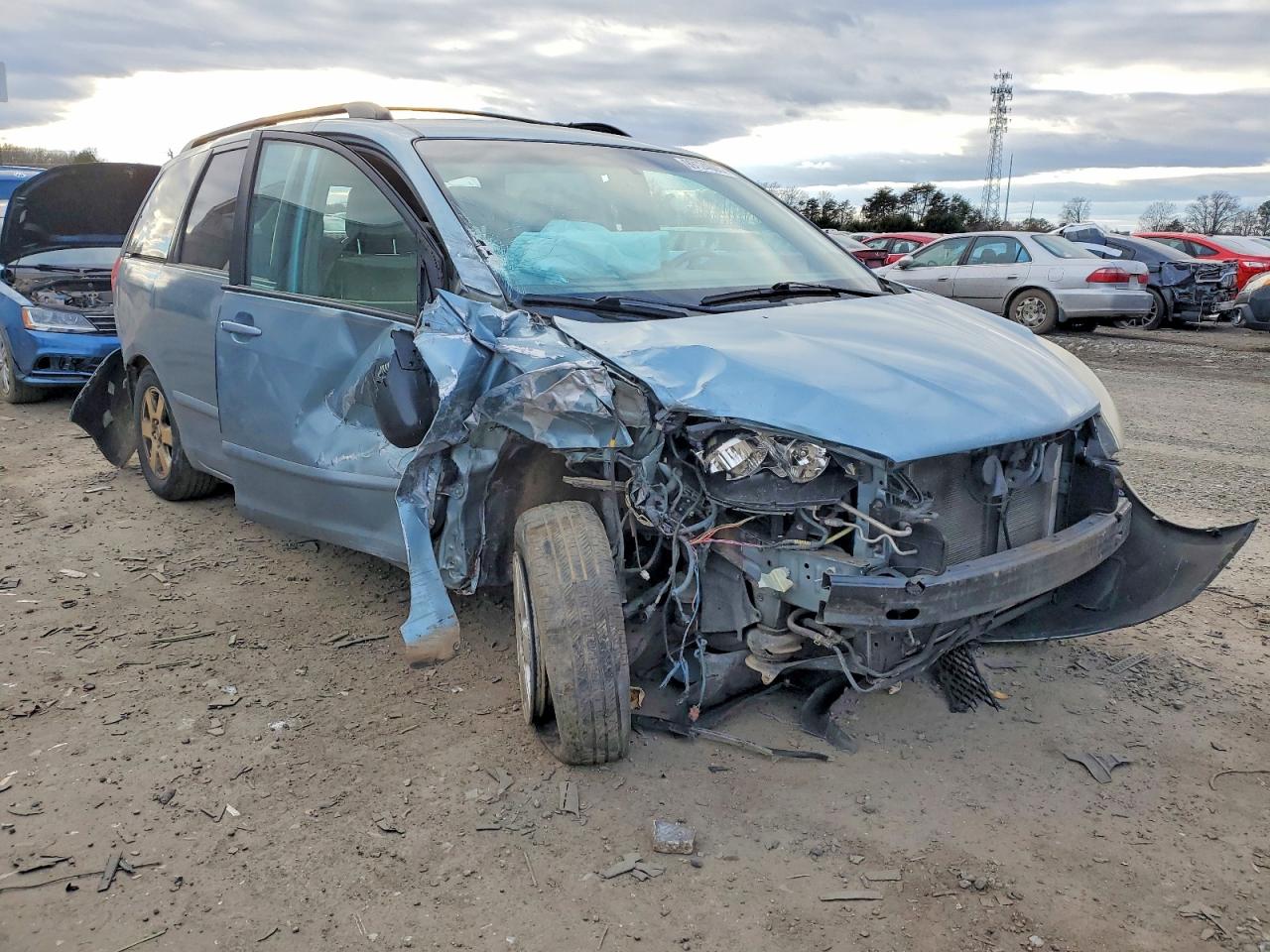 2008 TOYOTA SIENNA CE photo 4