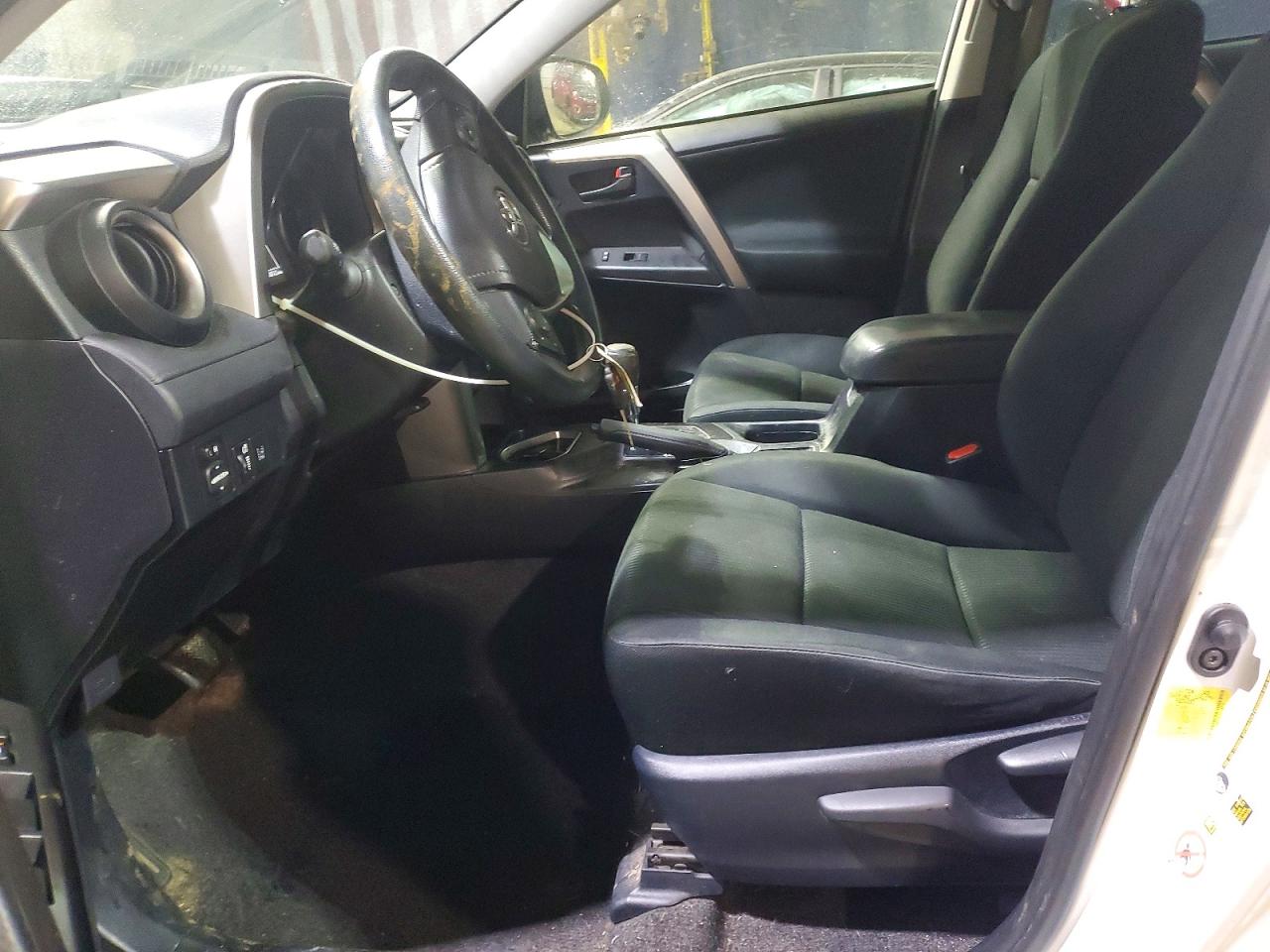 2017 TOYOTA RAV4 LE photo 7