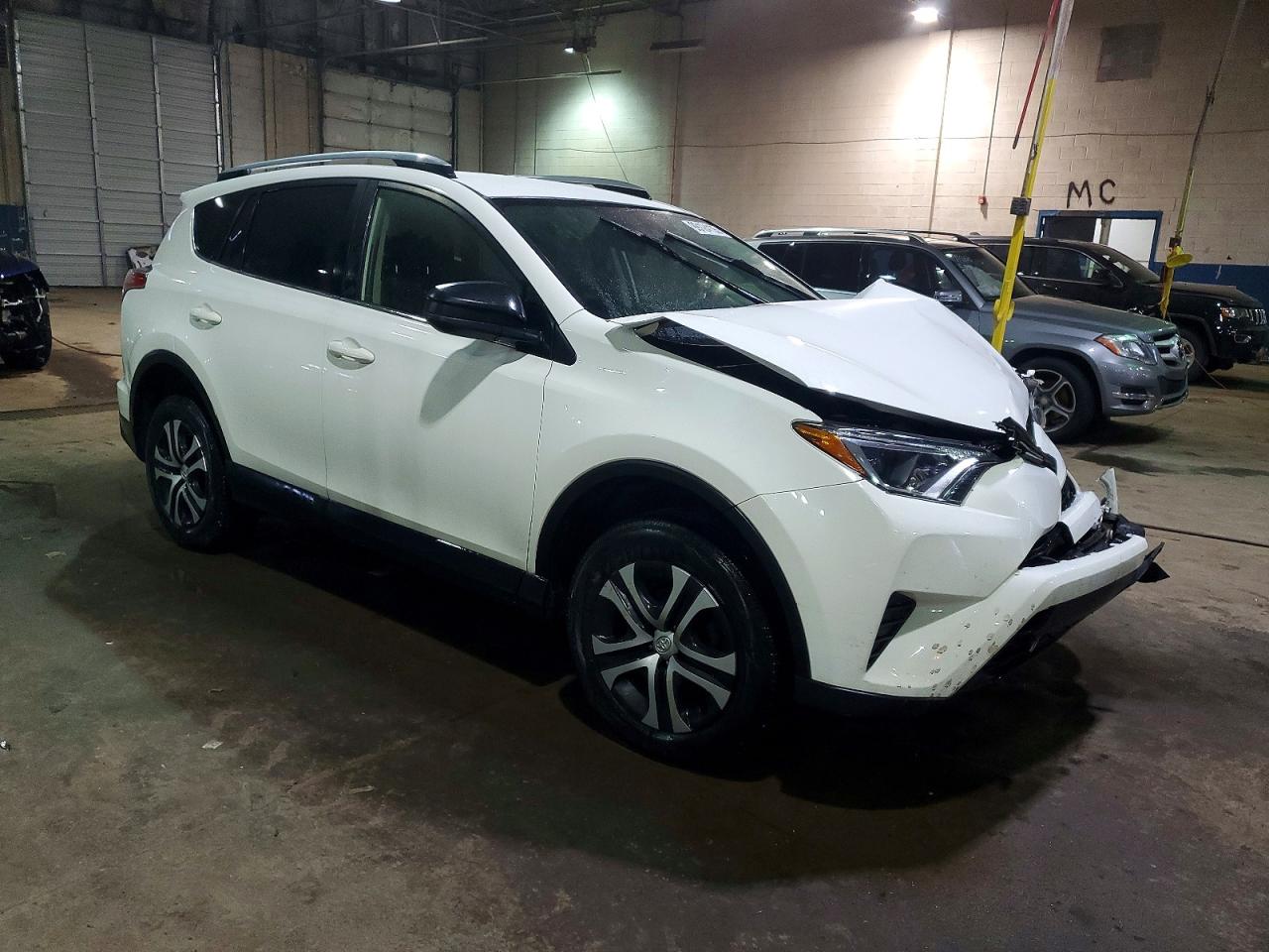 2017 TOYOTA RAV4 LE photo 4