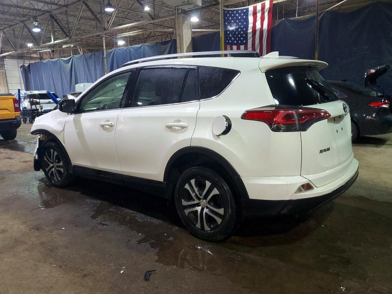2017 TOYOTA RAV4 LE photo 2