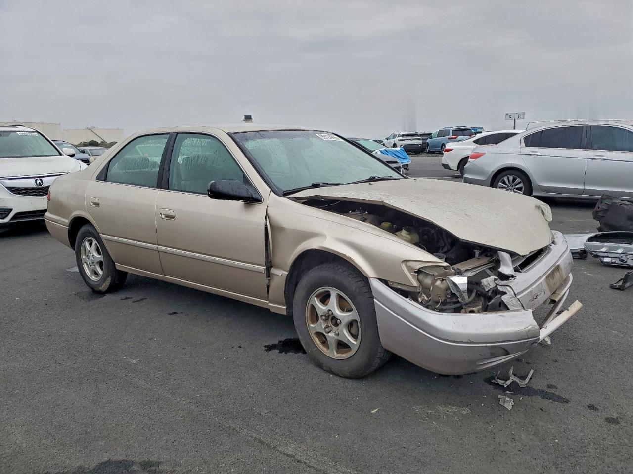 1997 TOYOTA CAMRY LE photo 4