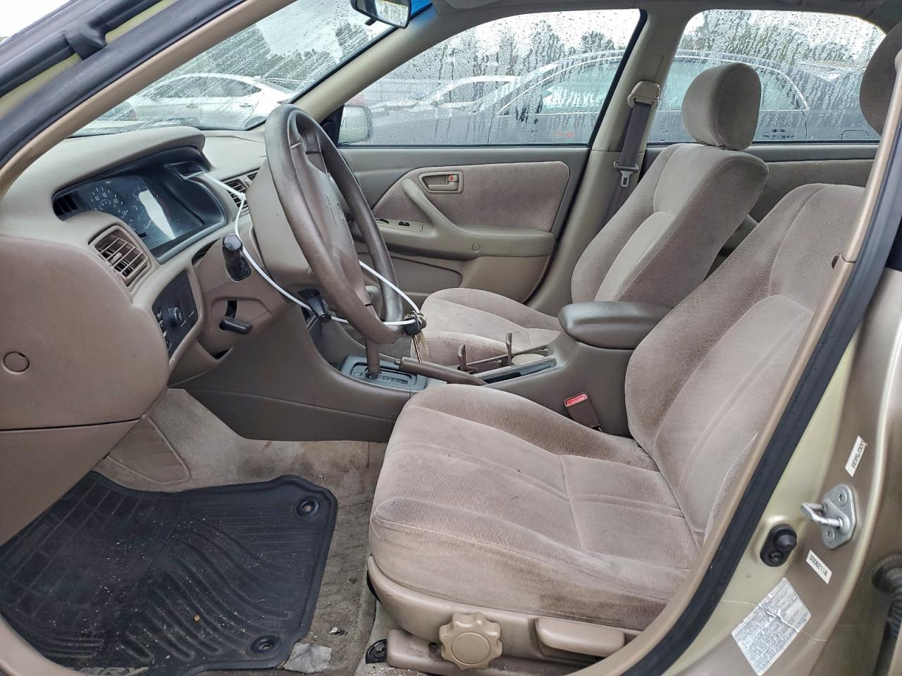 1997 TOYOTA CAMRY LE photo 7