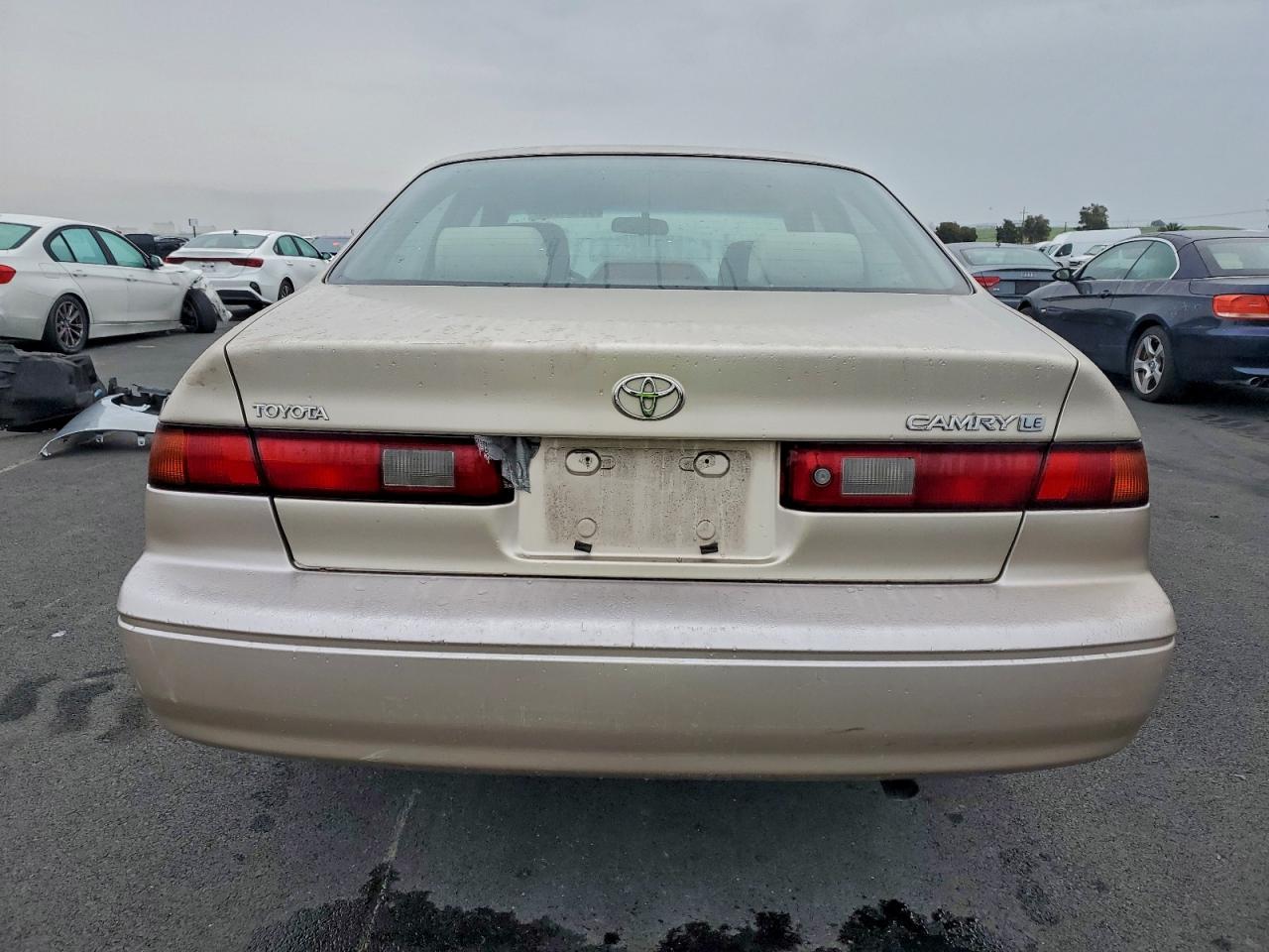 1997 TOYOTA CAMRY LE photo 6
