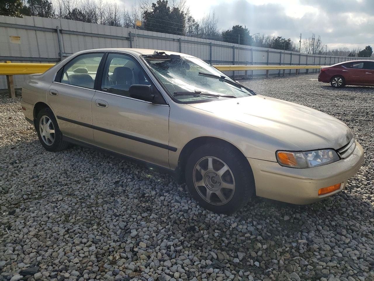 1994 HONDA ACCORD LX photo 4