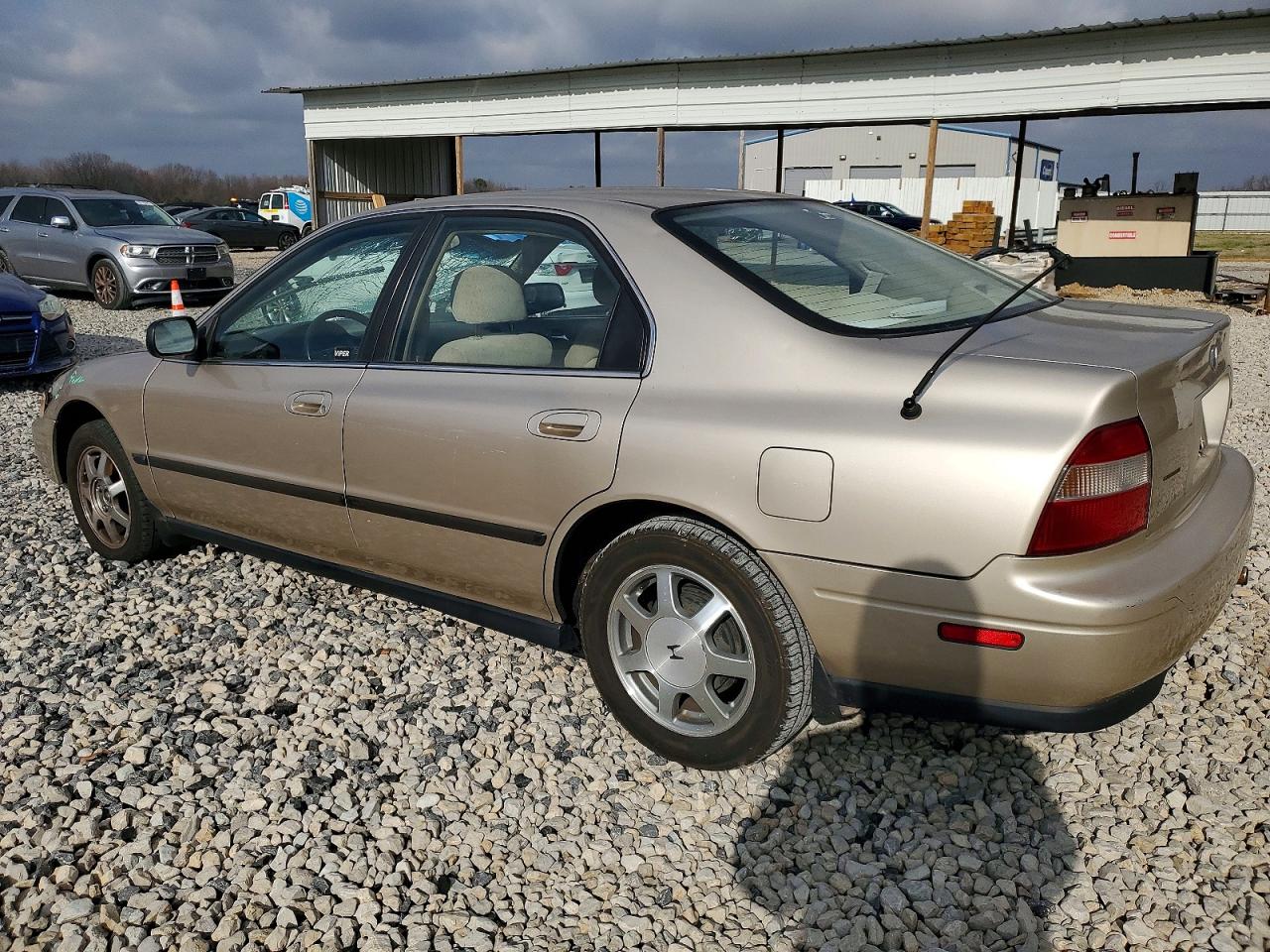 1994 HONDA ACCORD LX photo 2
