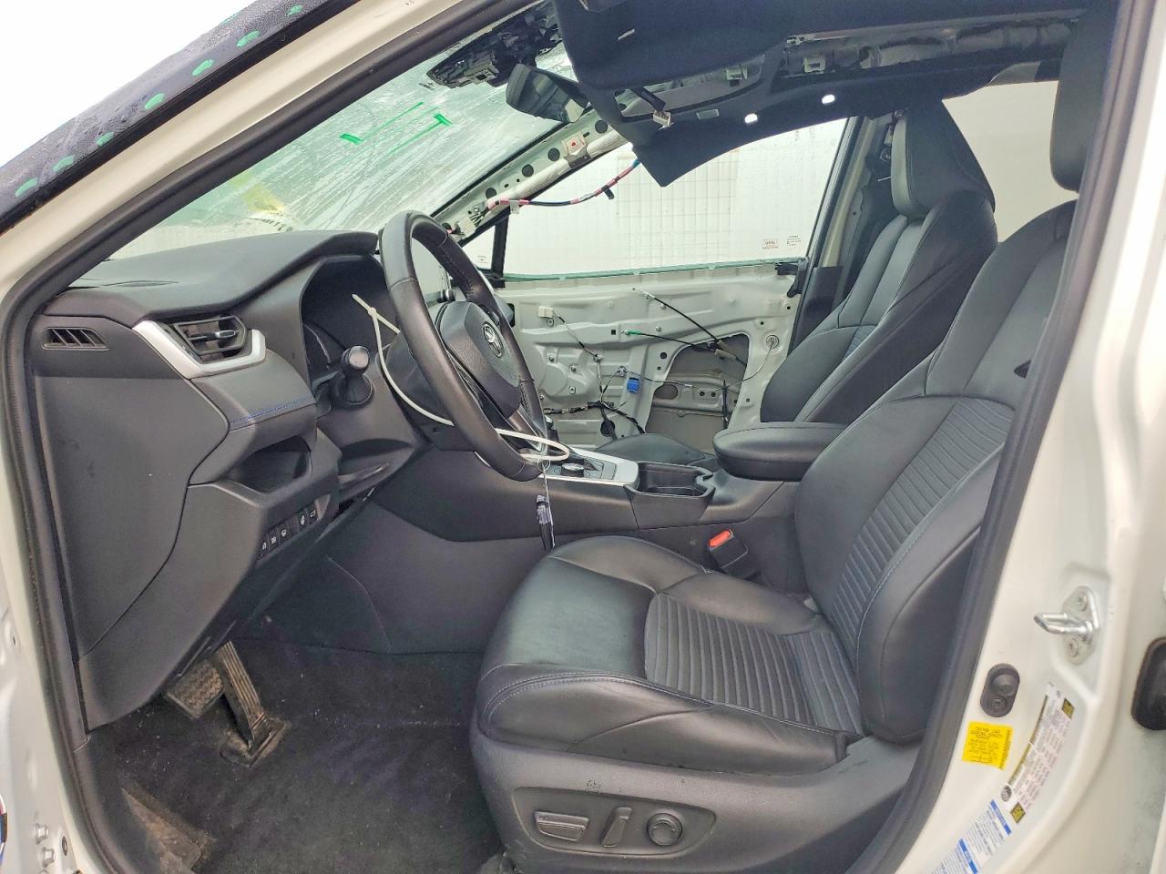 2021 TOYOTA RAV4 XSE photo 7