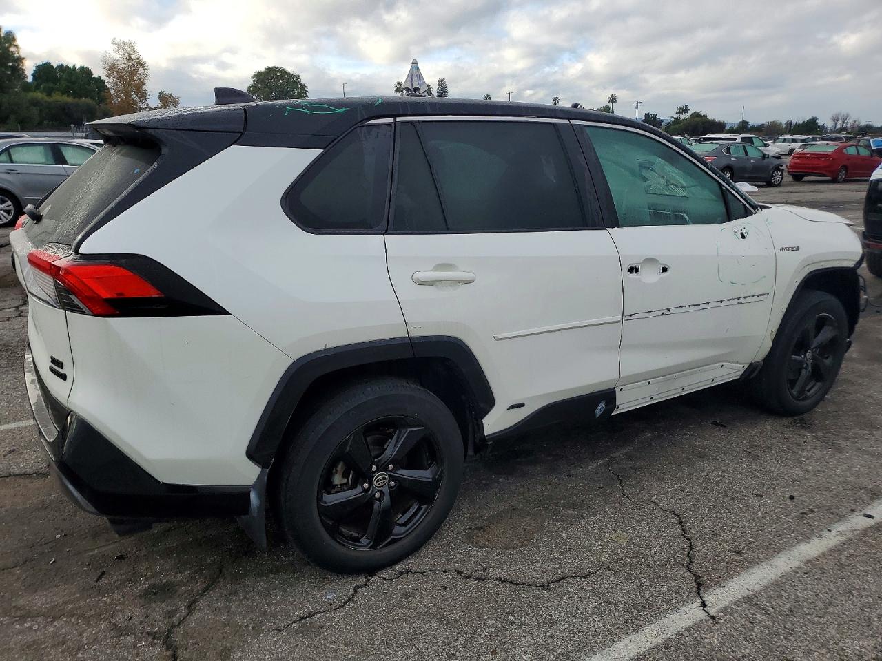 2021 TOYOTA RAV4 XSE photo 3