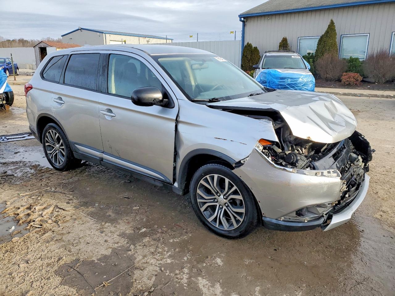 2018 MITSUBISHI OUTLANDER ES photo 4
